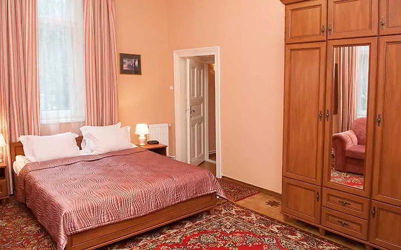 Lion'S Castle Hotel Lviv