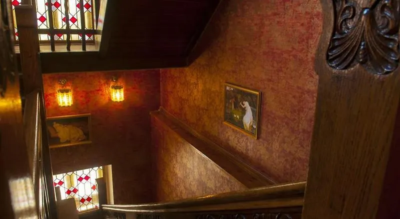 Lion'S Castle Hotel Lviv